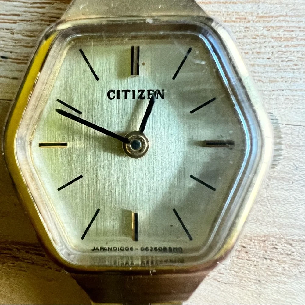 Vintage citizen ladies hexagonal gold tone winding mechanical dress watch